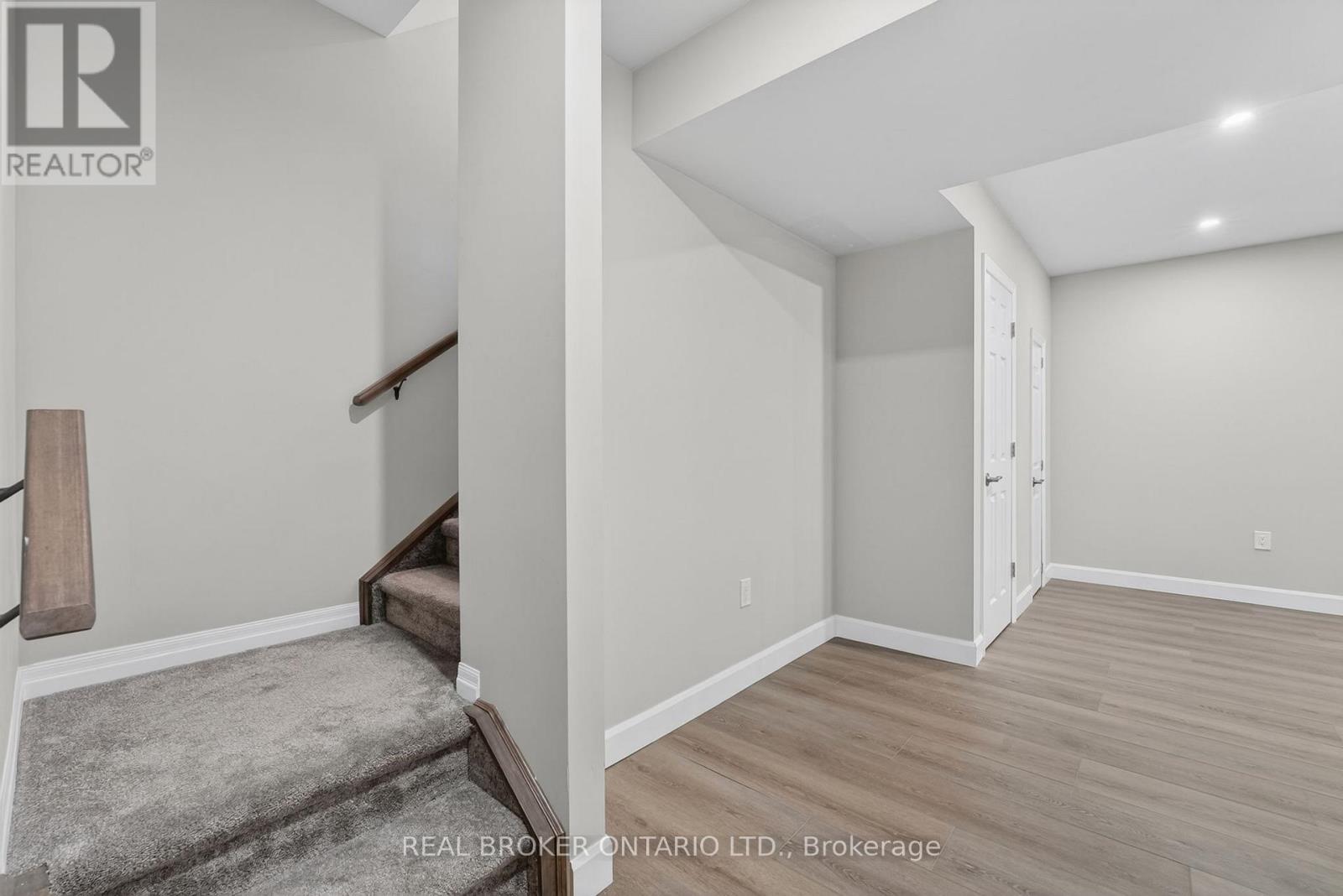 48 CURREN CRESCENT - Image 33