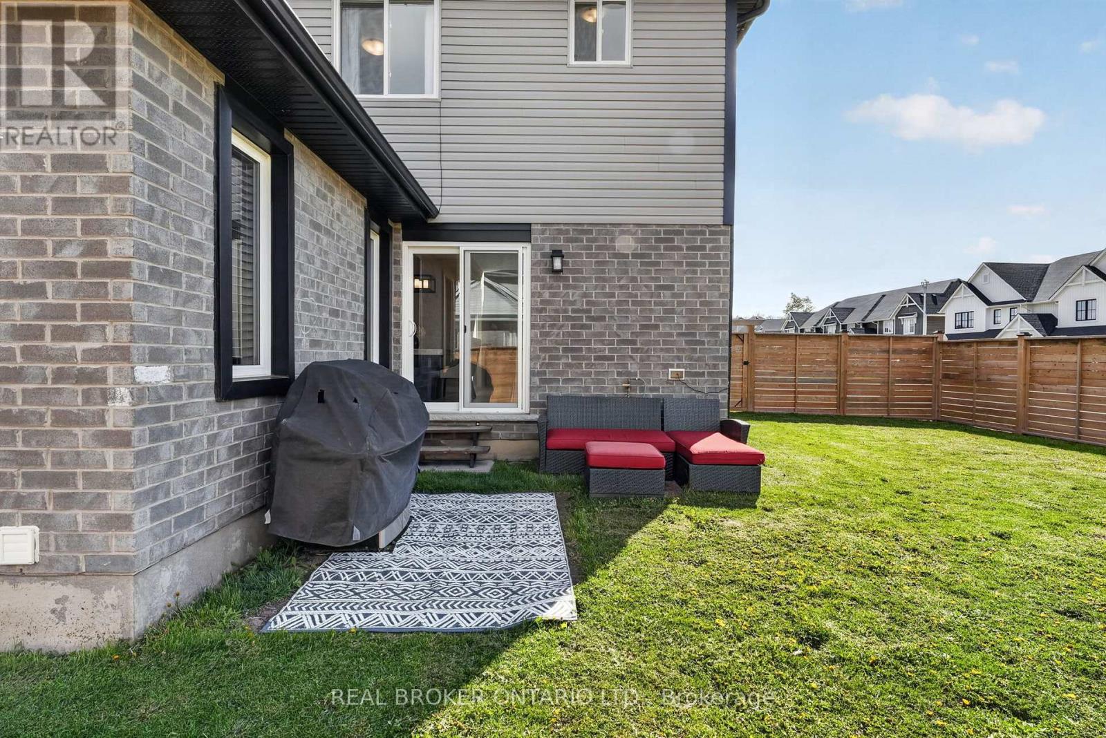 48 CURREN CRESCENT - Image 43