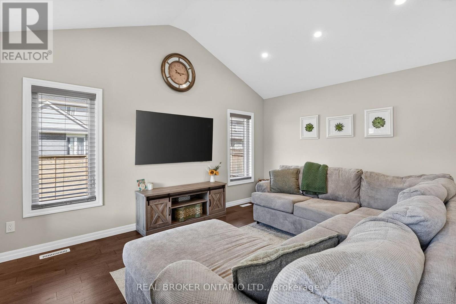 48 CURREN CRESCENT - Image 7