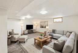 796 Jefferson Avenue, Winnipeg, MB R2V0P9 Photo 21