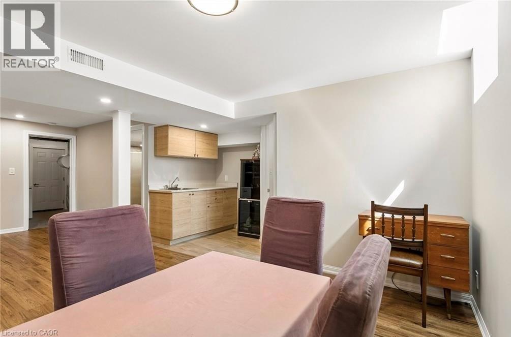 10 KLEMSCOTT Road - 26