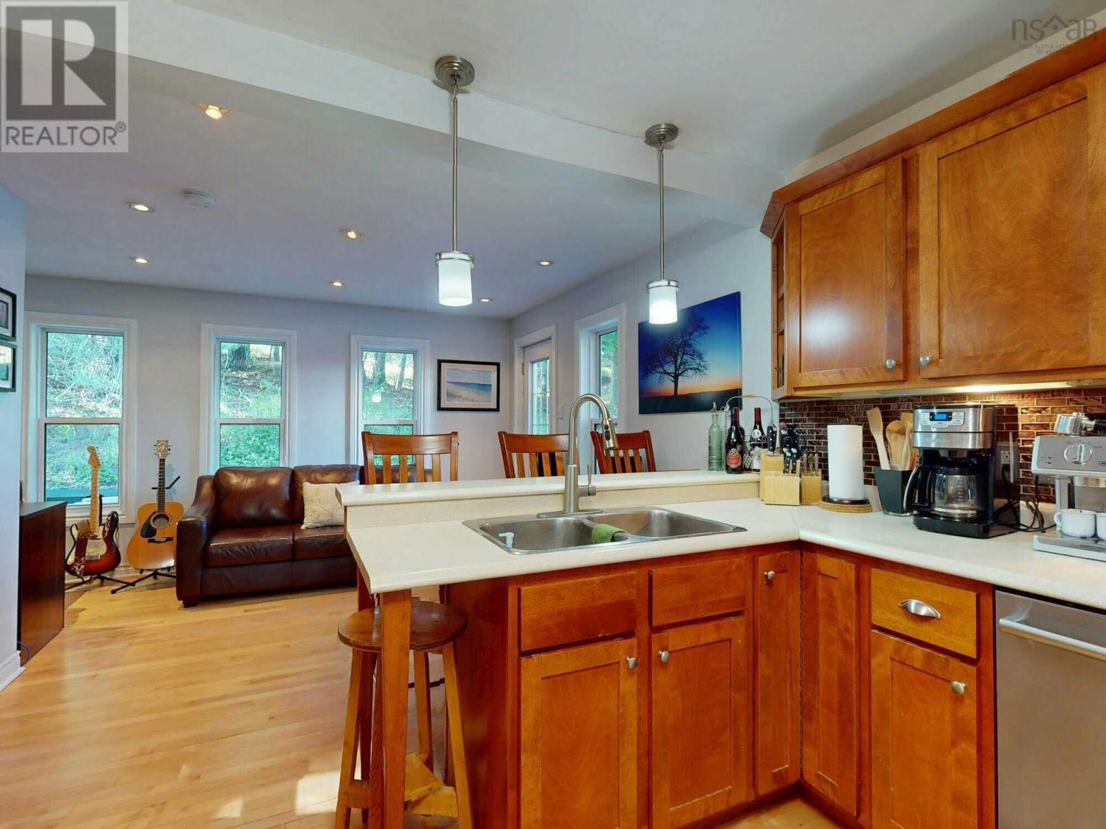 Property 7 of 21 of 173 Maple Avenue