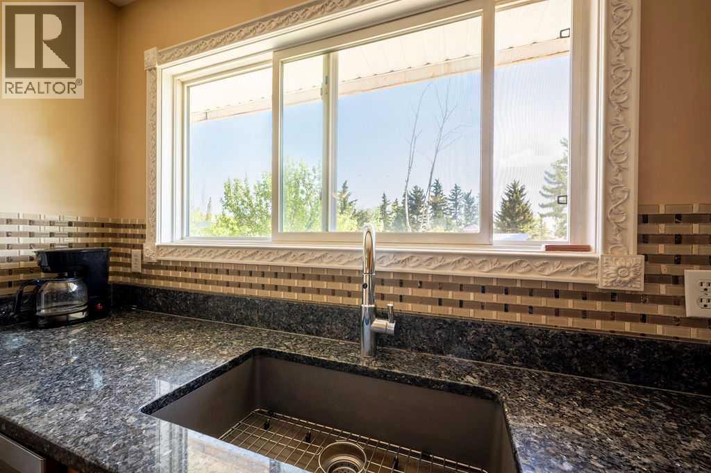 139 Maitland Road NE - 13