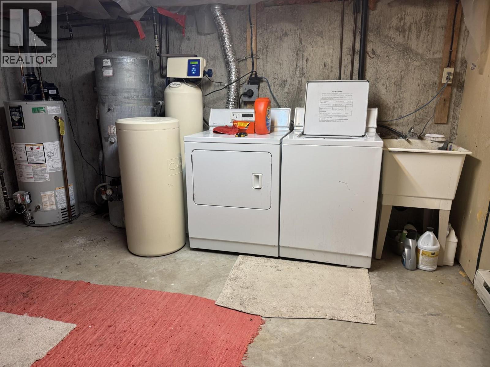 380 Ivy Road - Image 35