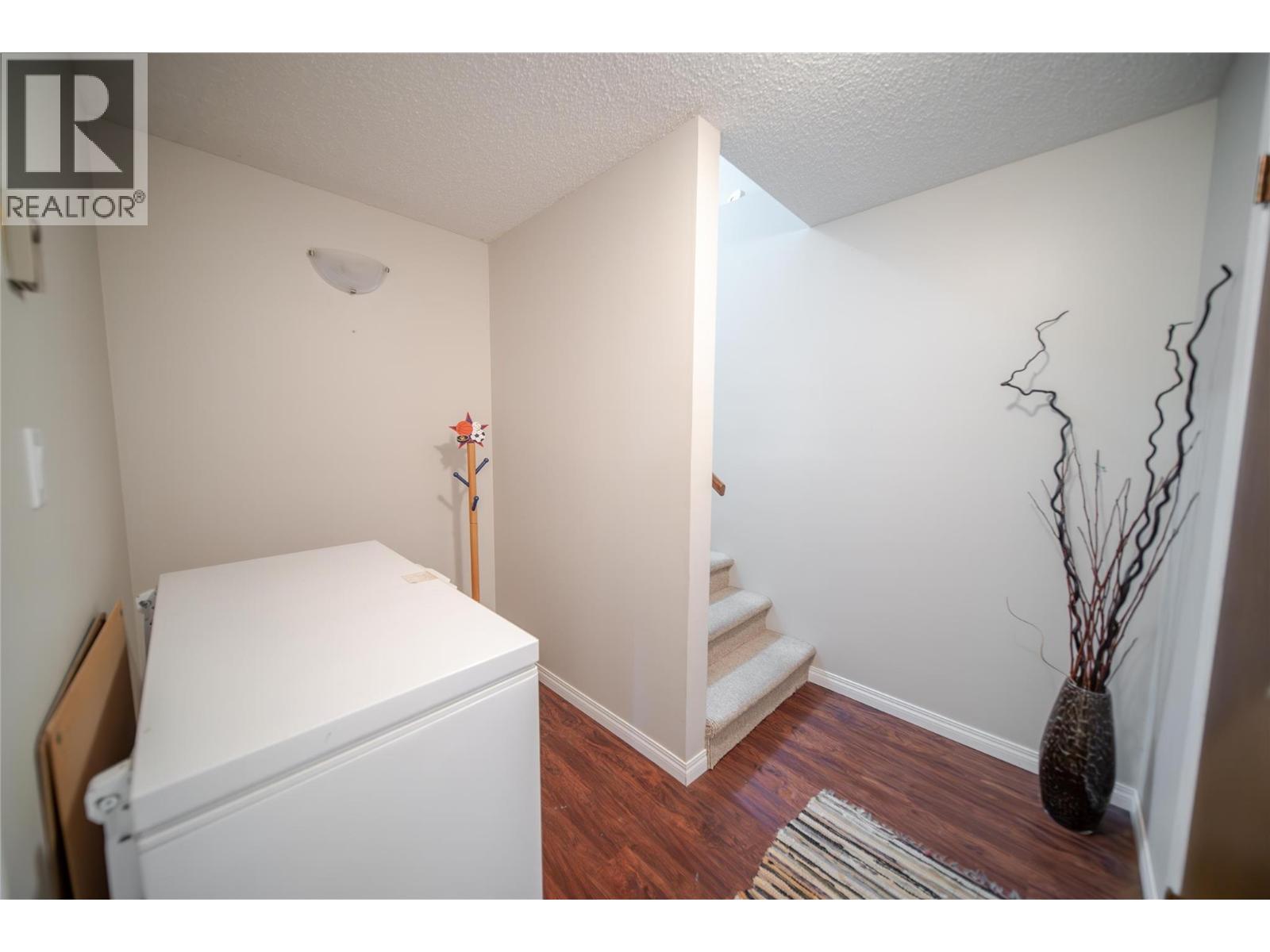 380 Ivy Road - Image 34
