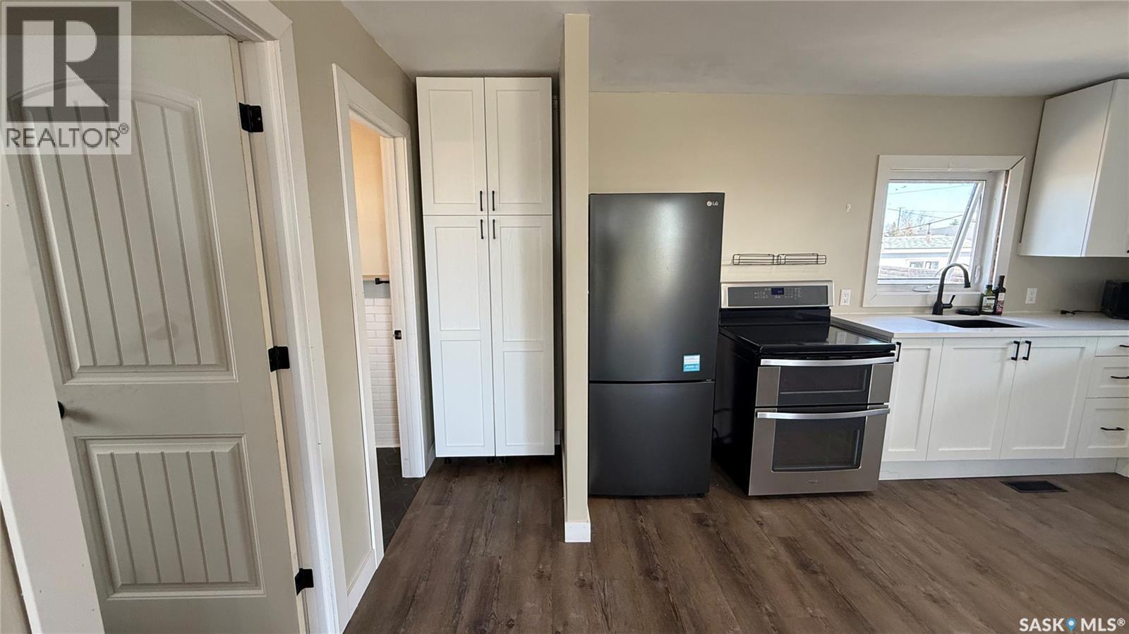 108 Front STREET N - Image 17