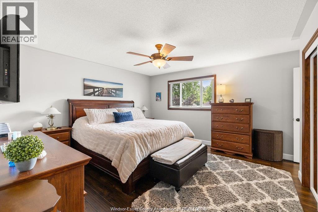 2137 EDGEMORE AVENUE - 26