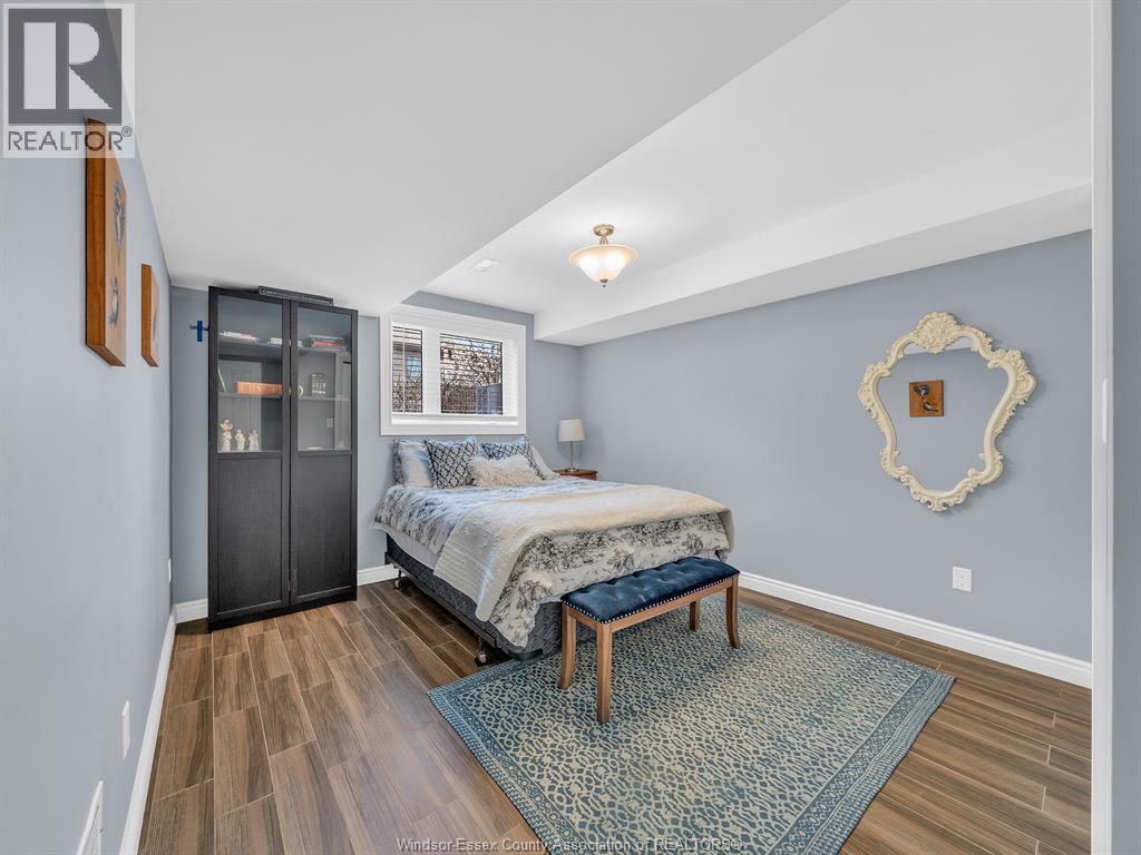 11944 THISTLEDOWN - Image 27