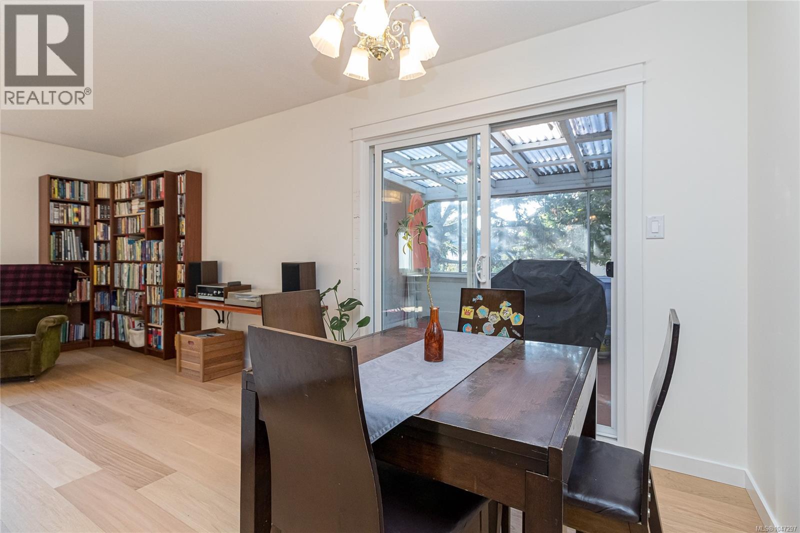 946 Market St - 12