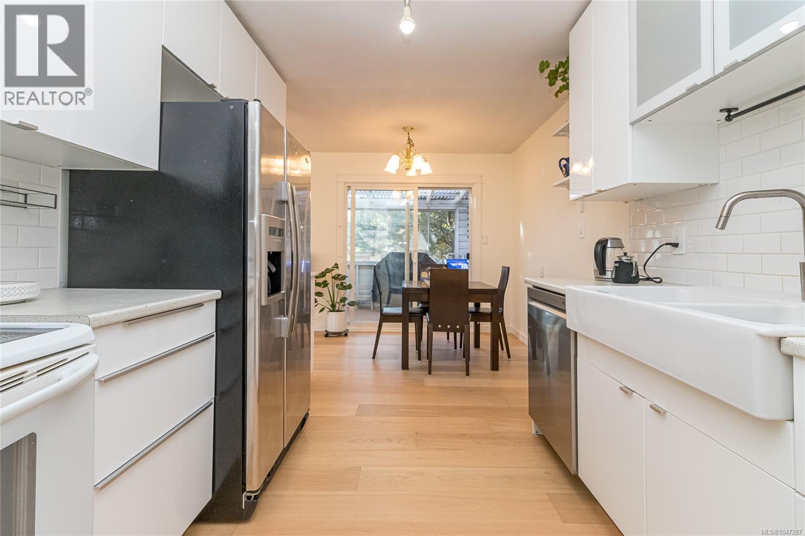 946 Market St - 17