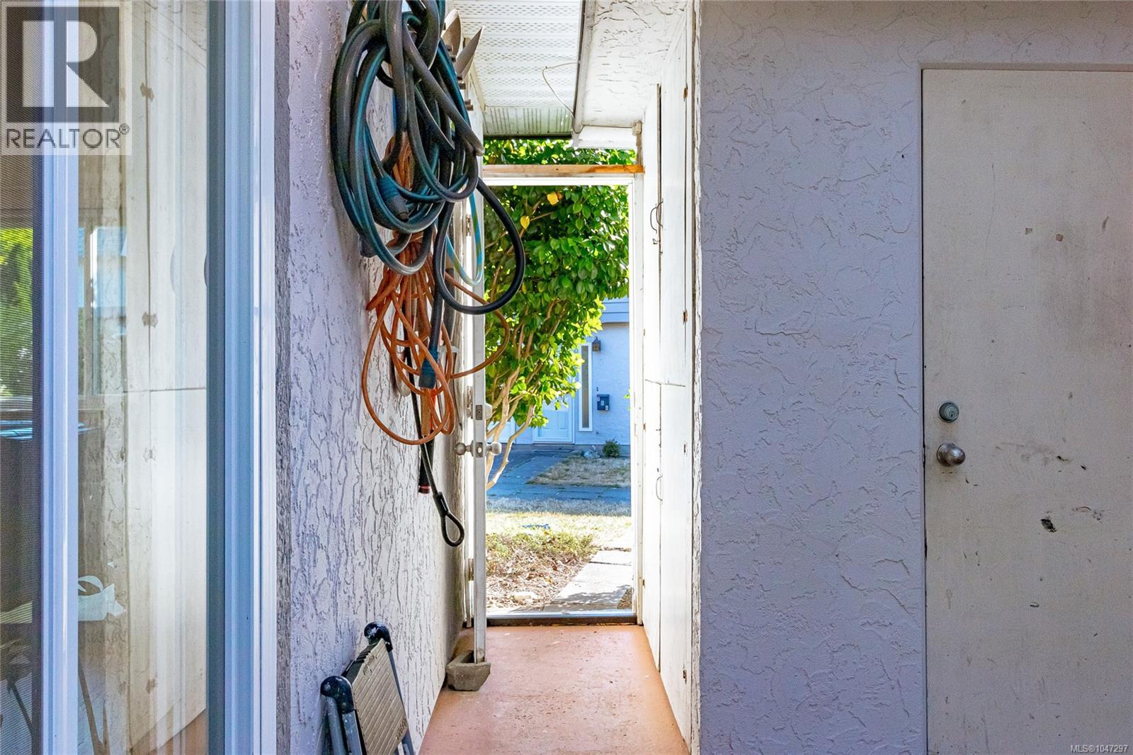 946 Market St - Image 34