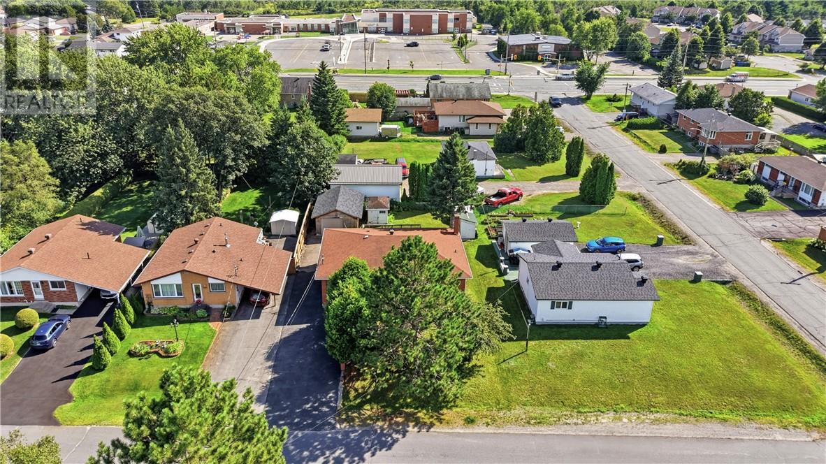 1803 Pierre Street - Image 38
