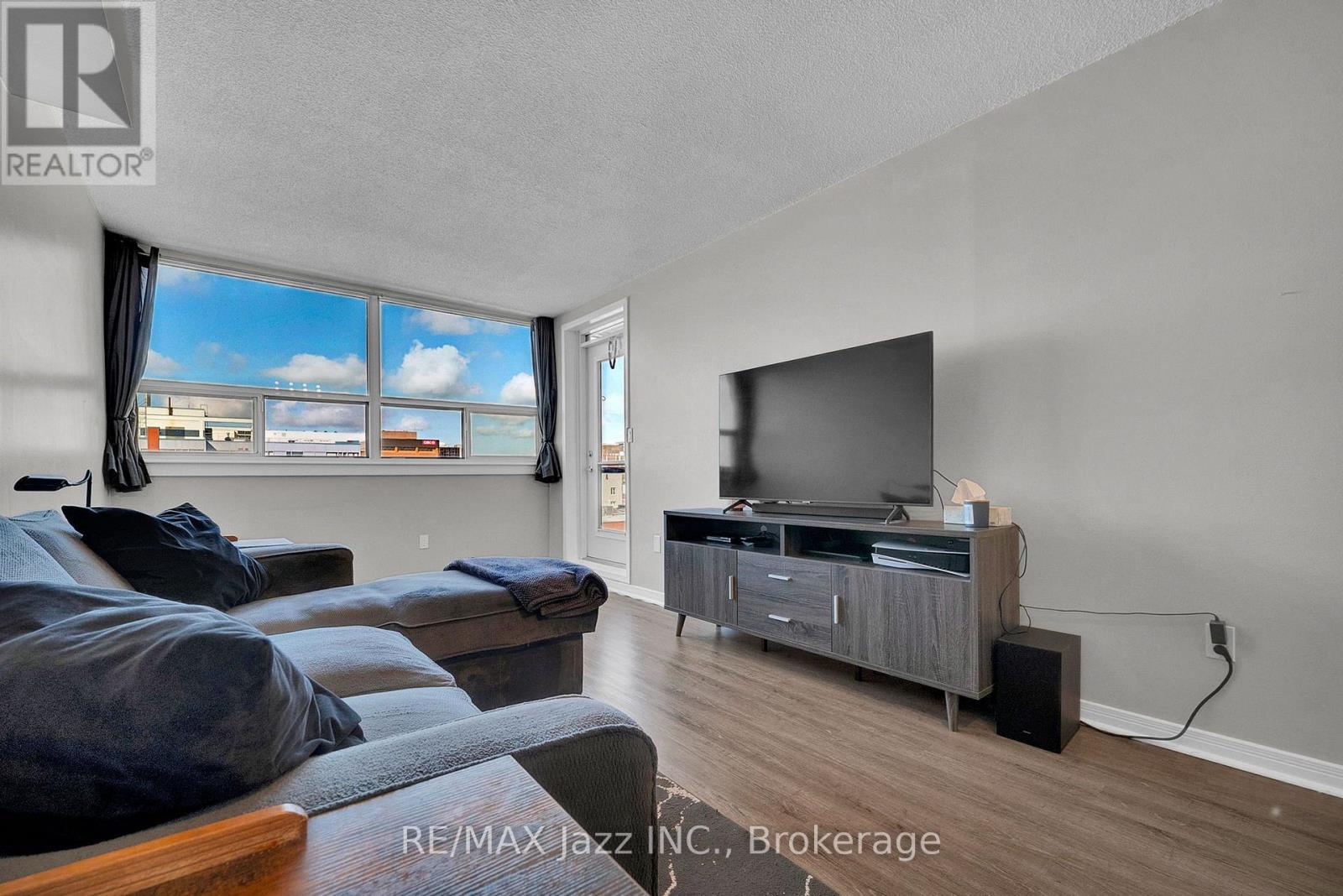 #608 80 ATHOL STREET E - Image 12