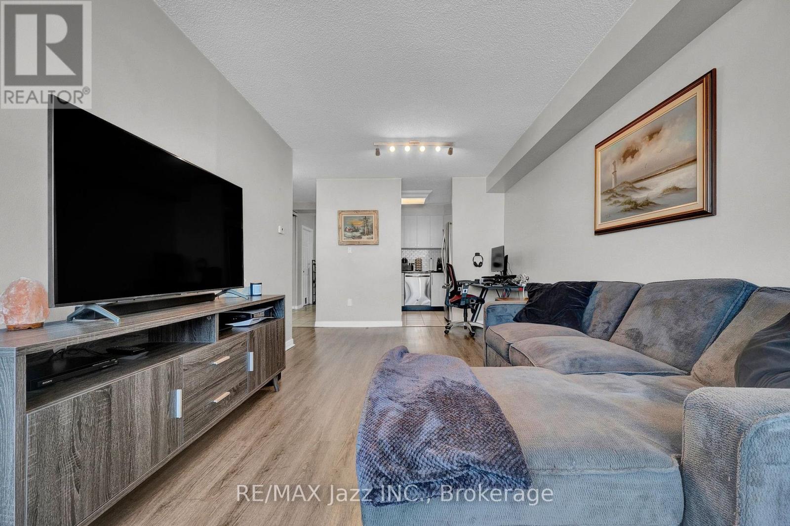 #608 80 ATHOL STREET E - Image 13