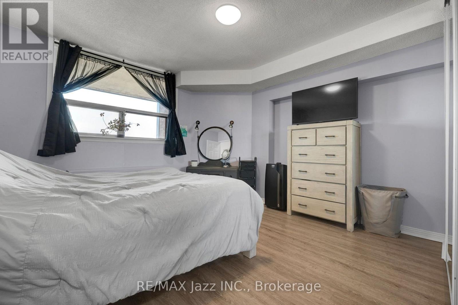 #608 80 ATHOL STREET E - Image 16