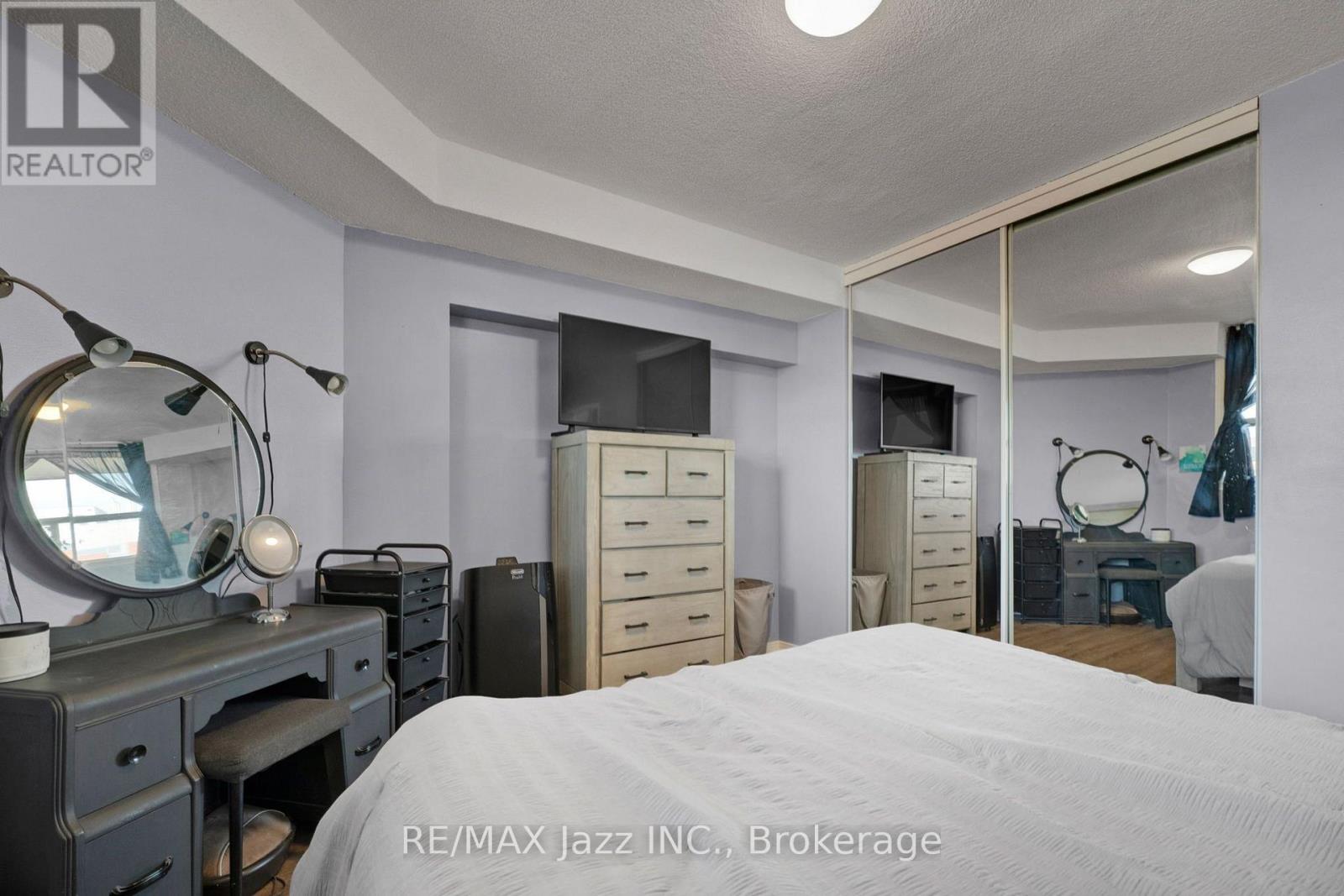 #608 80 ATHOL STREET E - Image 18