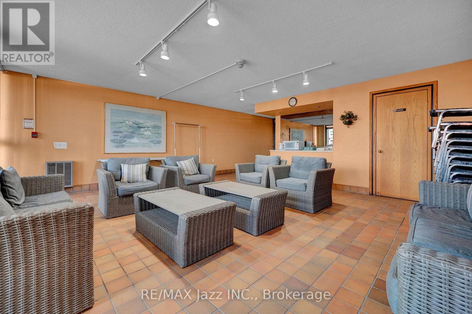 #608 80 ATHOL STREET E - Image 29