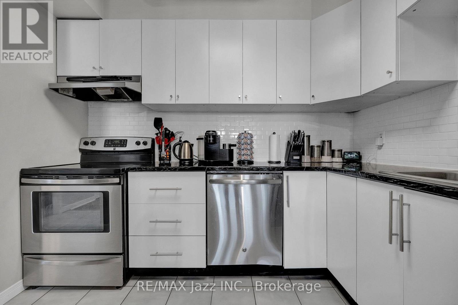 #608 80 ATHOL STREET E - Image 5