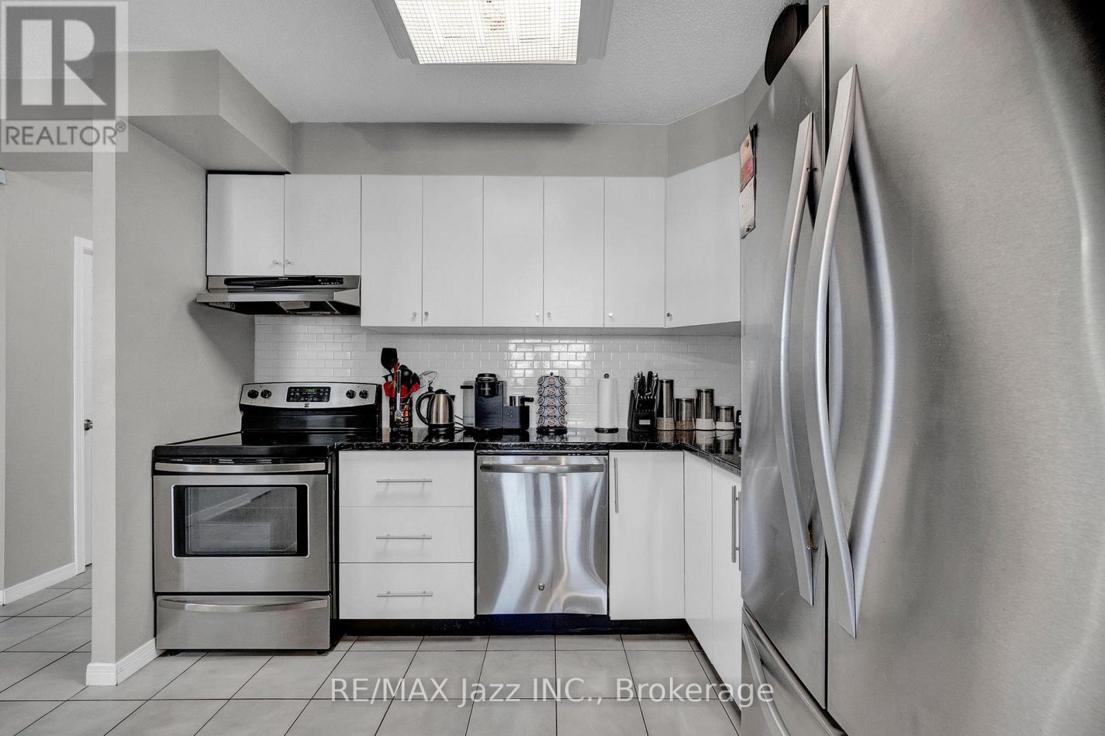 #608 80 ATHOL STREET E - Image 6