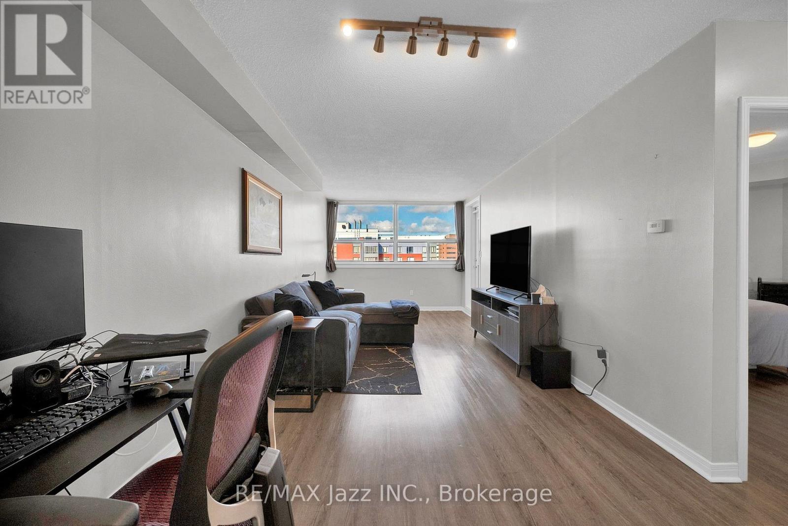 #608 80 ATHOL STREET E - Image 8