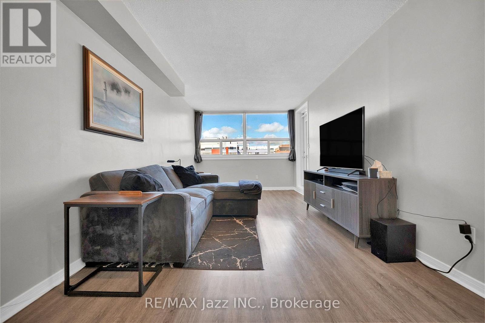#608 80 ATHOL STREET E - Image 9