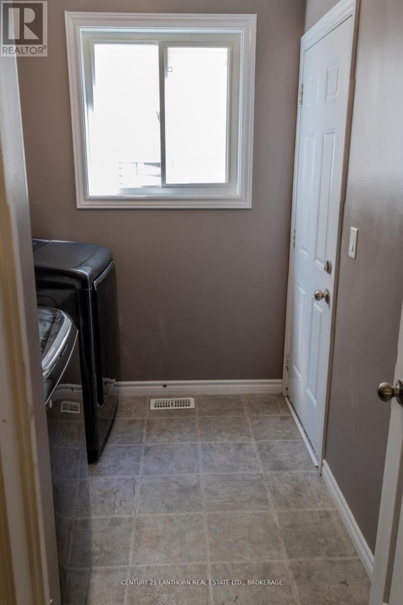 409 CAVENDISH CRESCENT - 23