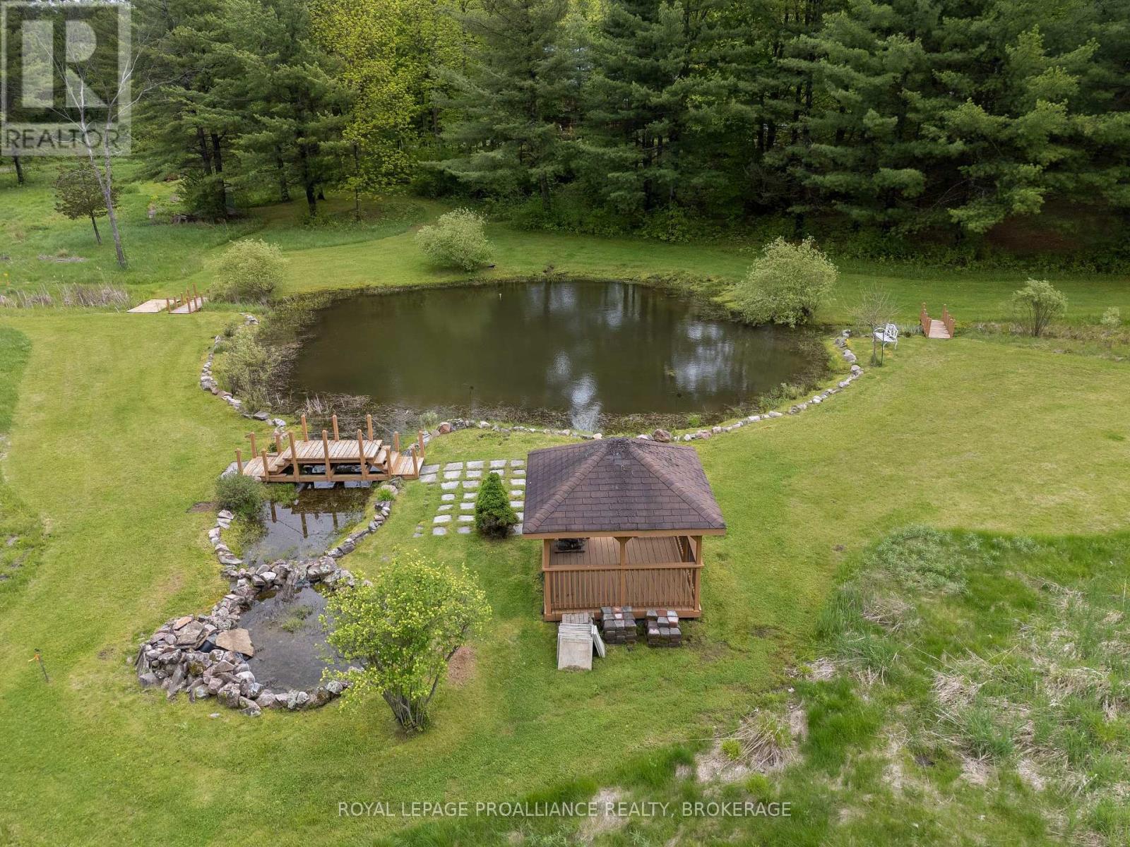 156 DARLINGSIDE DRIVE - 44