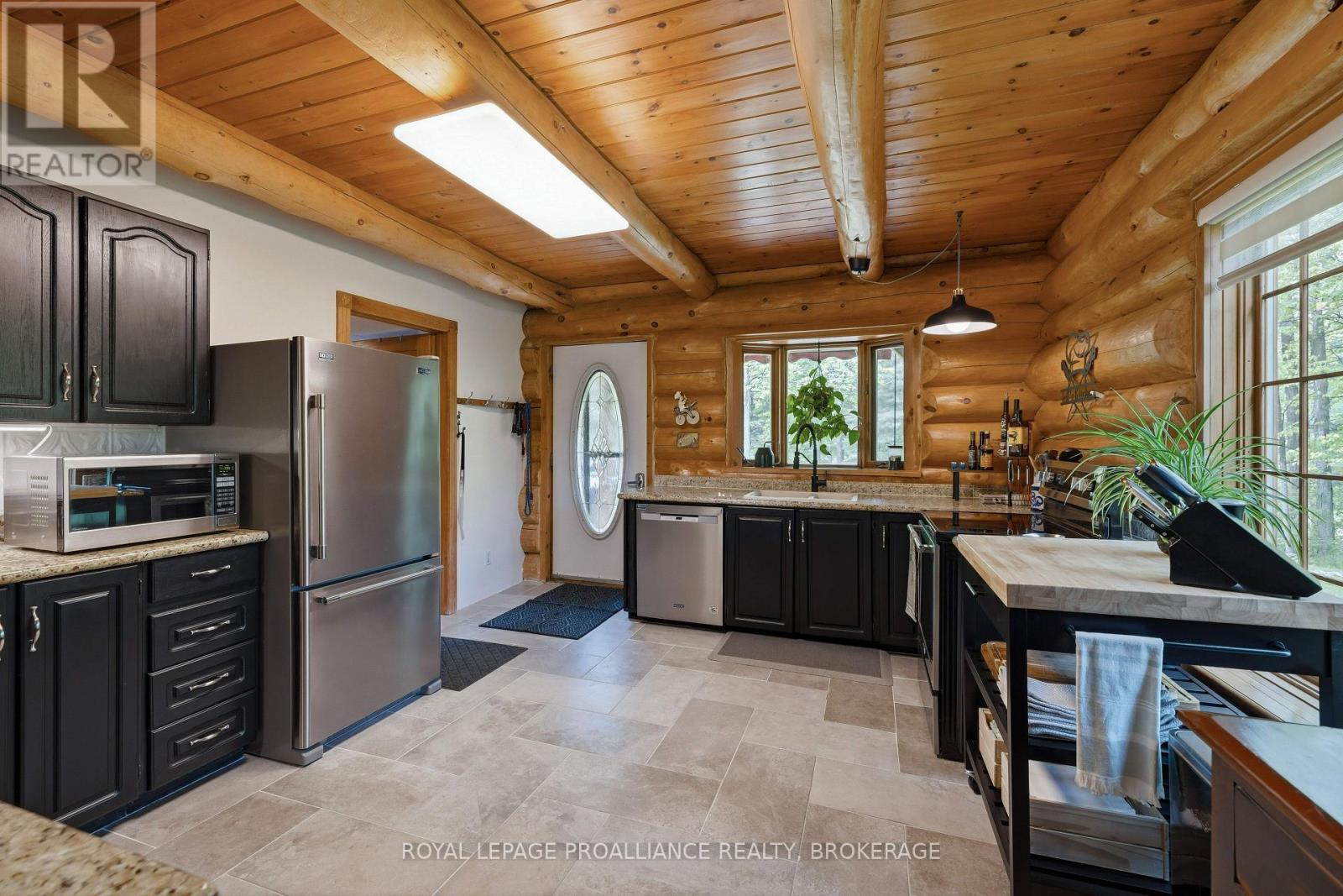 156 DARLINGSIDE DRIVE - 6