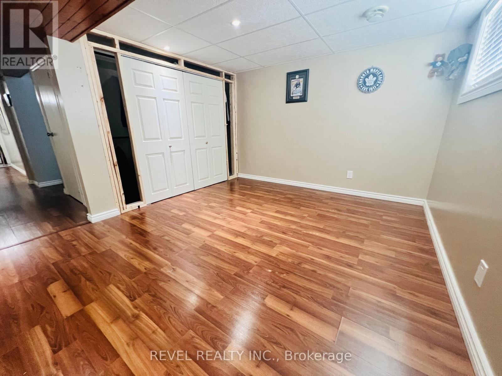 434 LONERGAN BOULEVARD - 24
