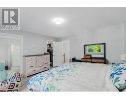 311 Pennywell Road thumbnail 15