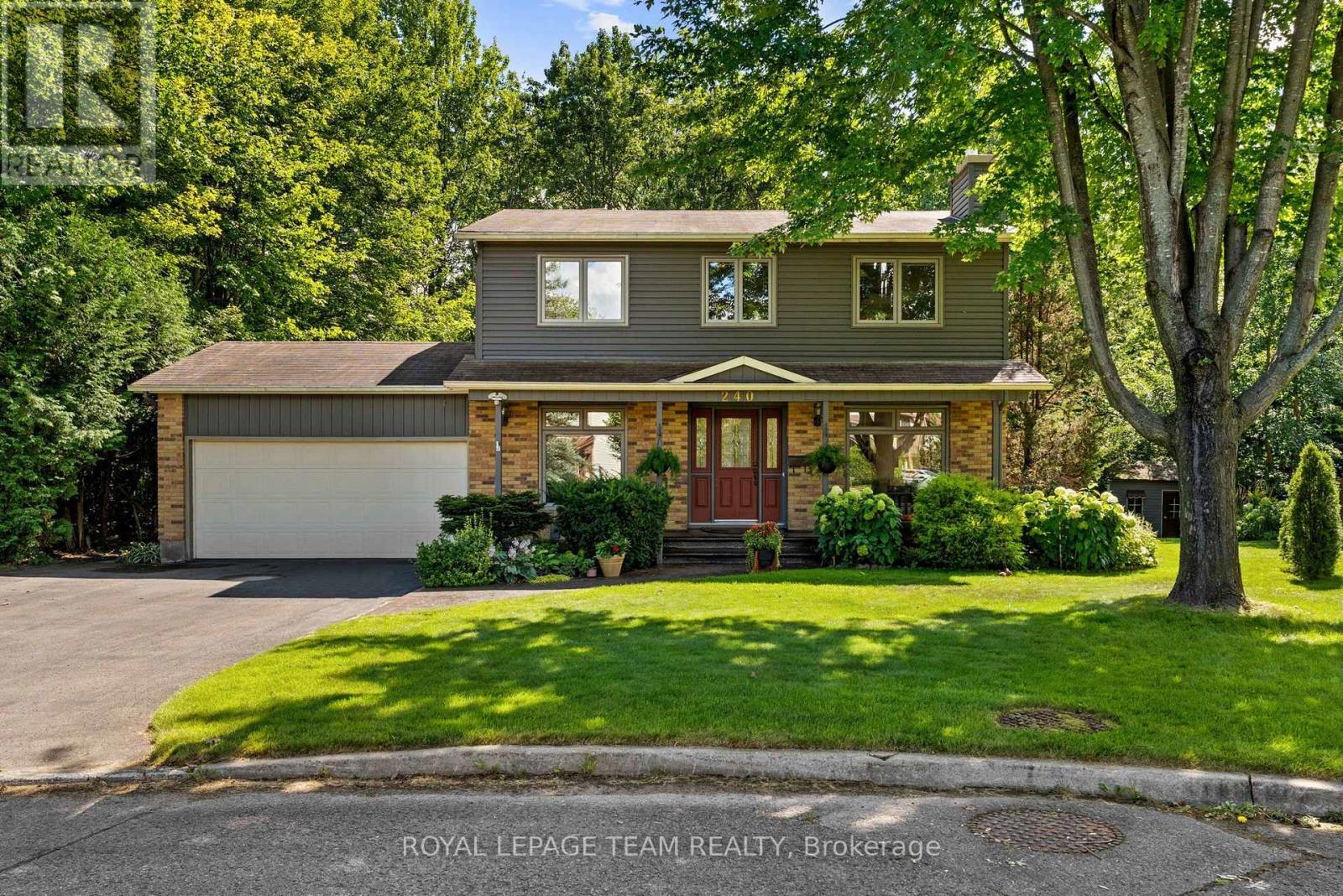 240 HOYLAKE CRESCENT - 1