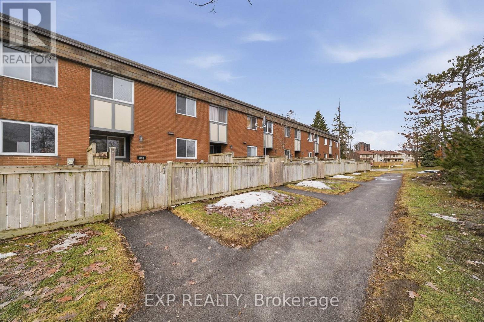 #11 1675 HEATHERINGTON ROAD - 20