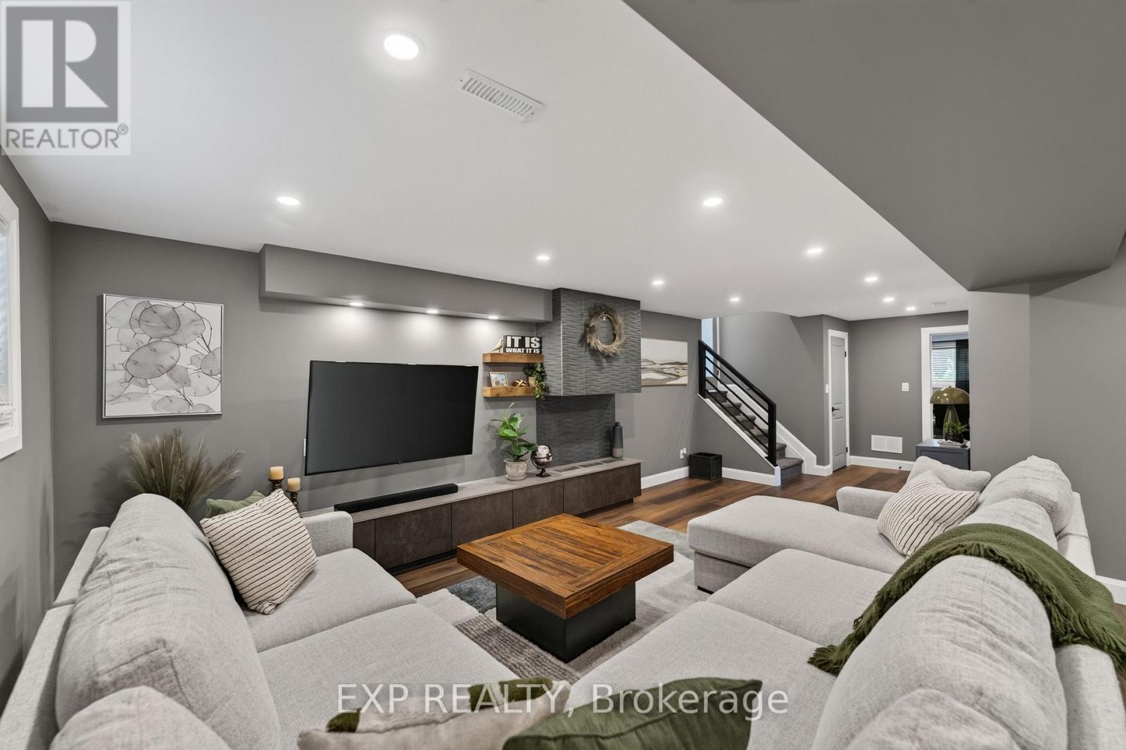 63 HARCOVE STREET - Image 31