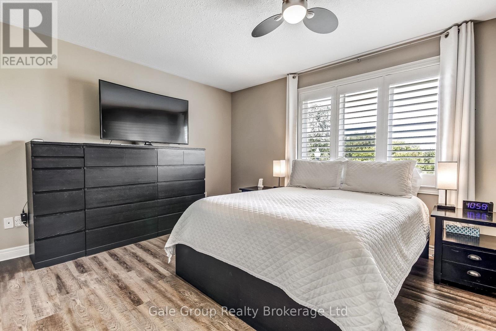 402 FAIRWAY ROAD - 11