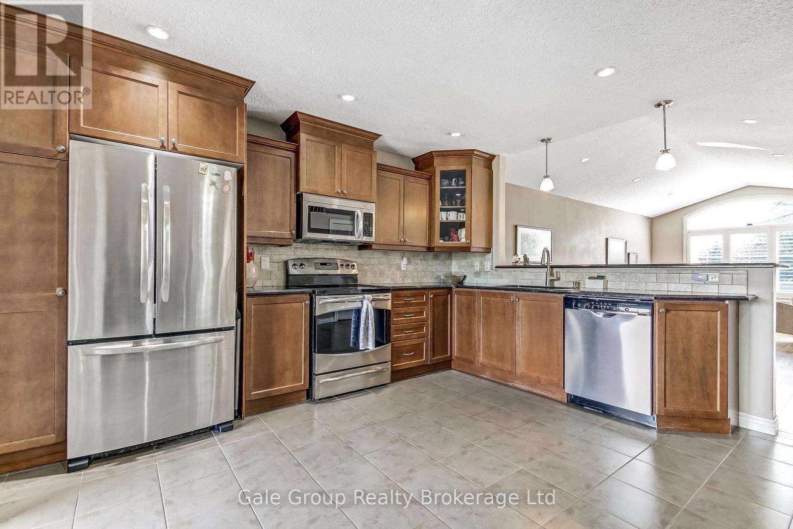402 FAIRWAY ROAD - Image 8
