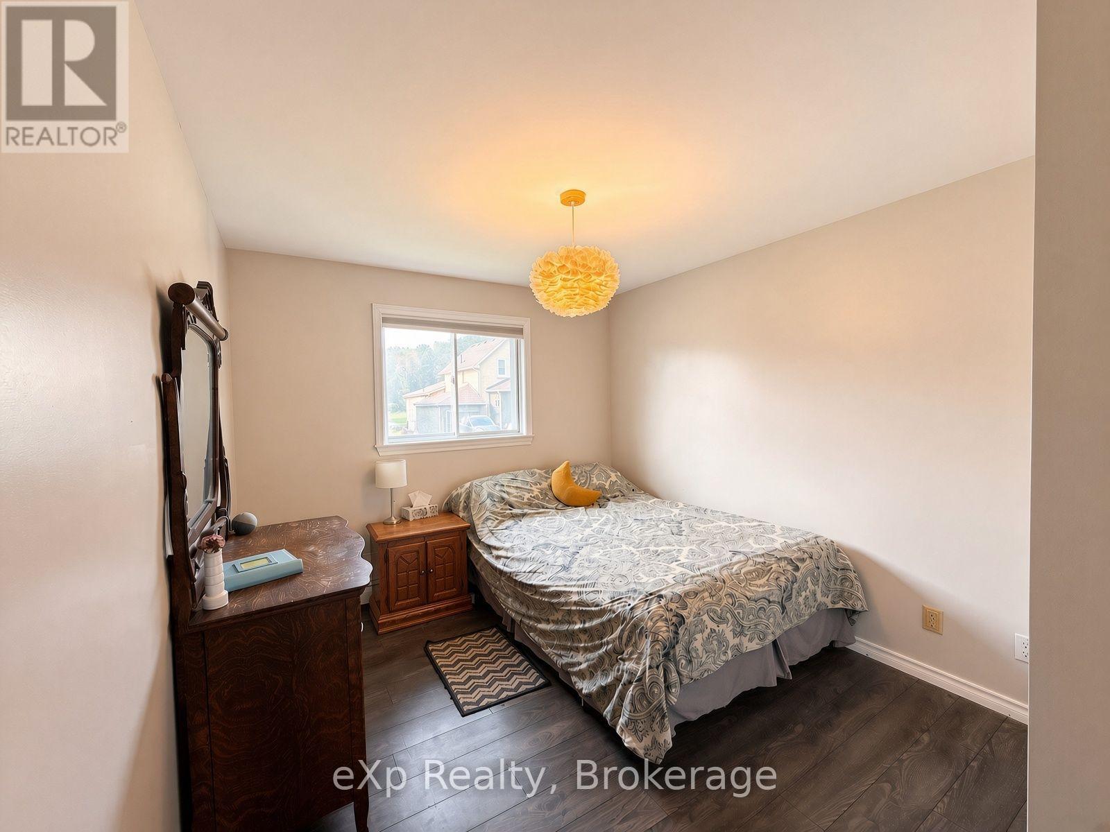 23 12TH STREET S - Image 20