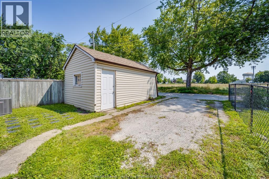 1560 LILLIAN AVENUE - 29