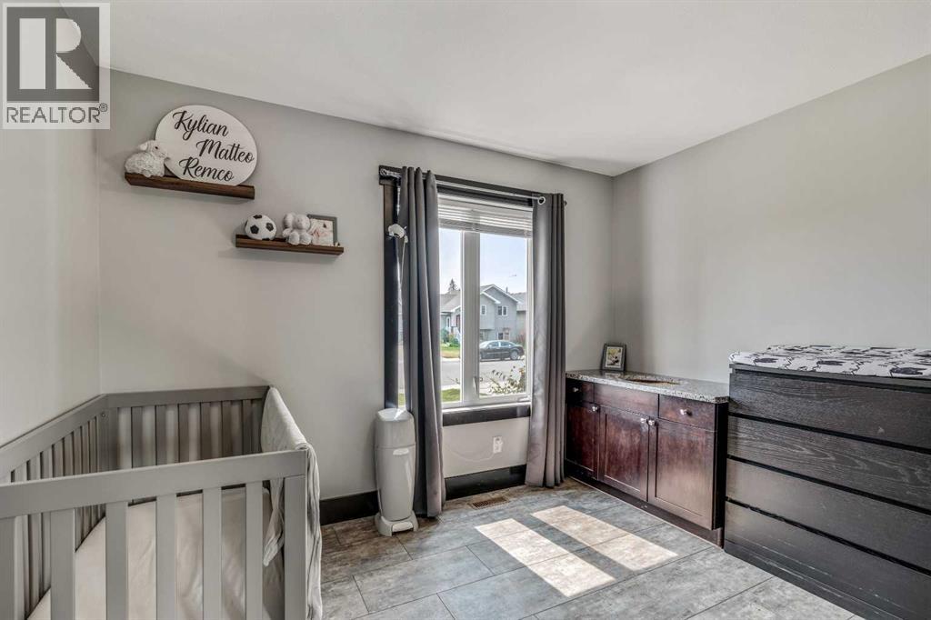 757 27 Street - 14