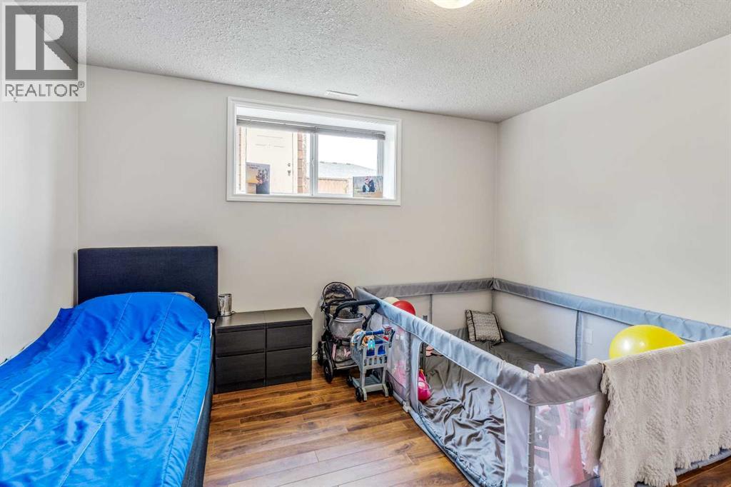 757 27 Street - 32
