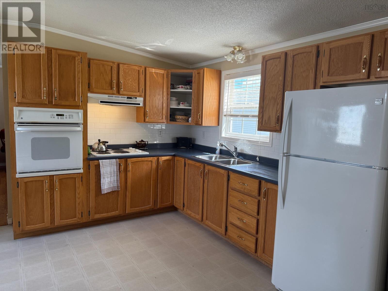 81 Thomson Drive - 26