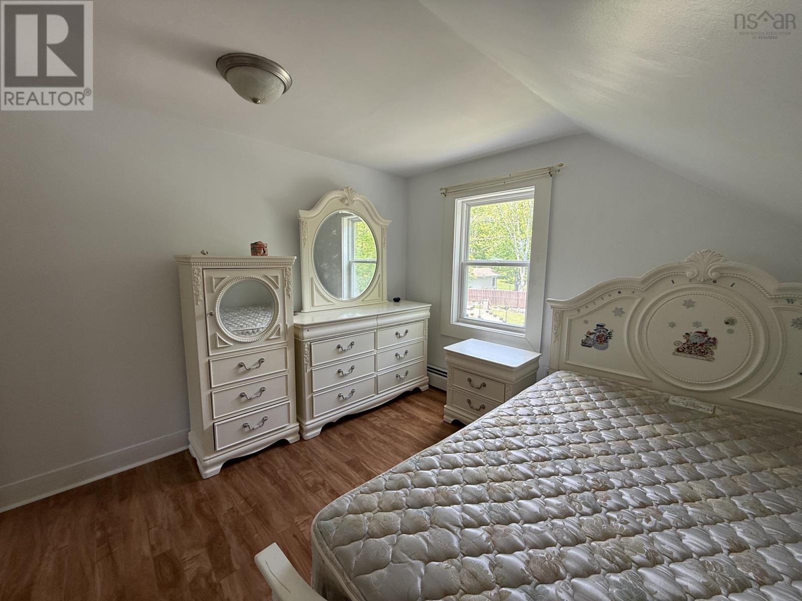 22 Forest Street - Image 31