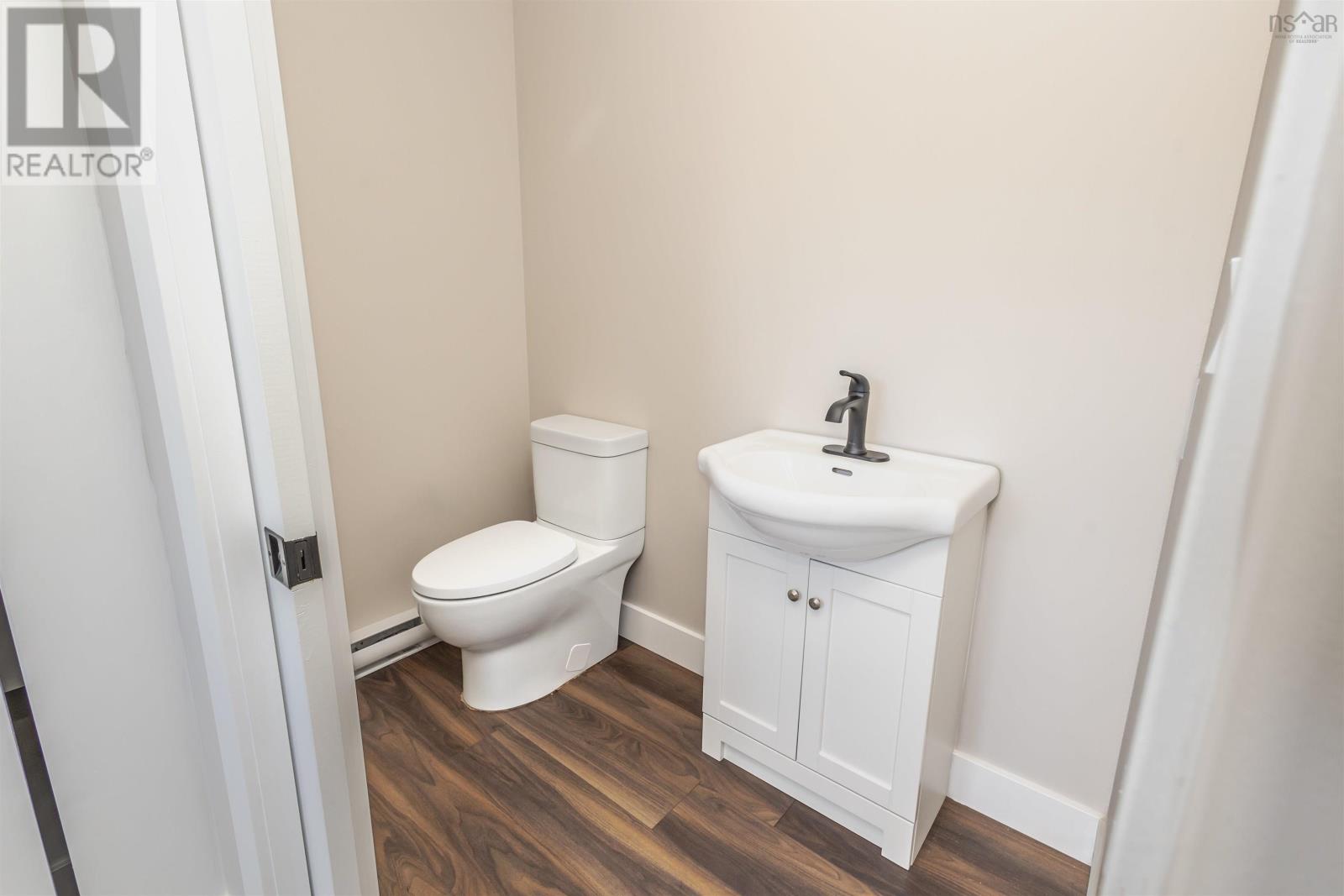Property 20 of 29 of 162 Monteith Avenue