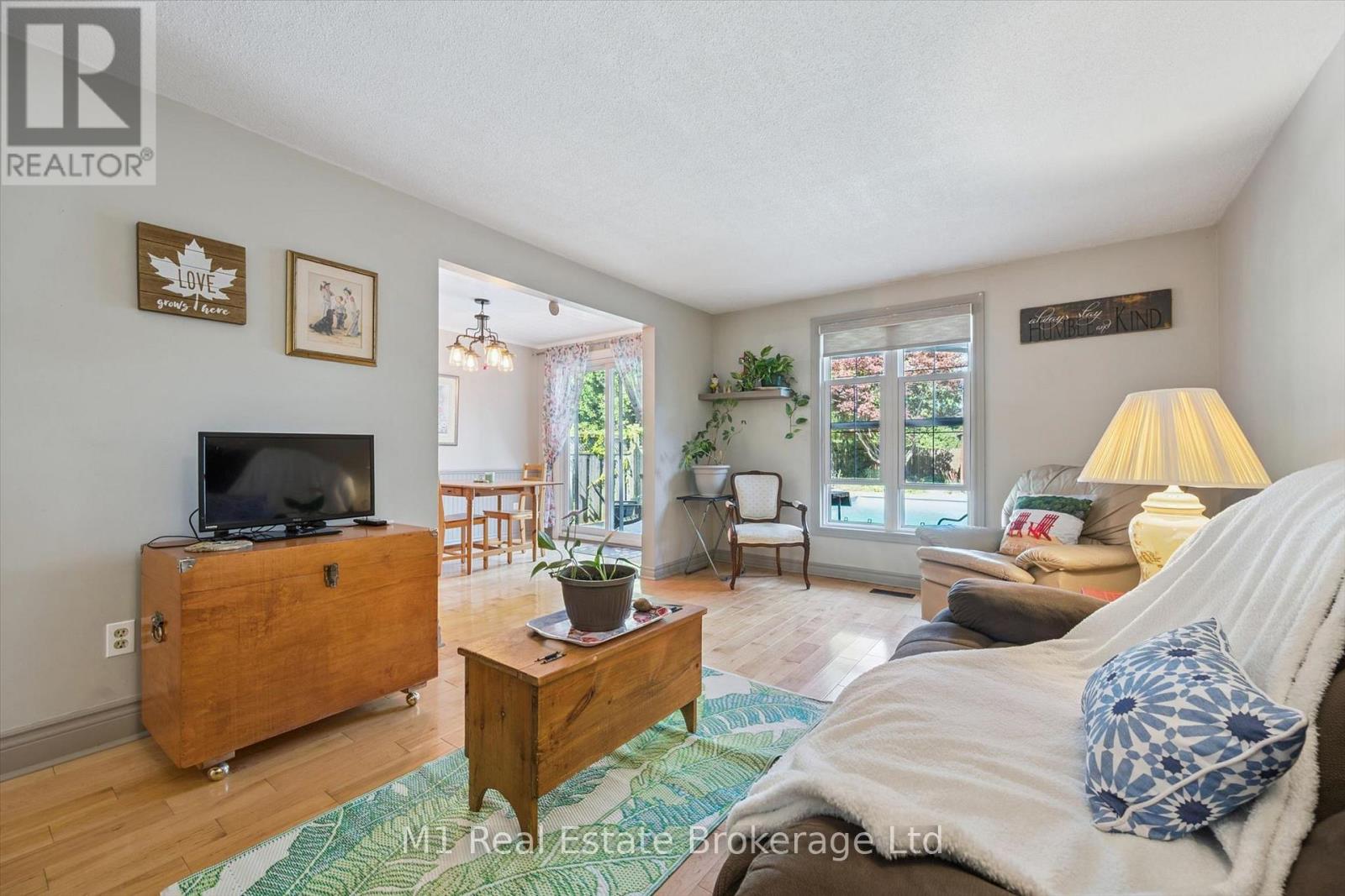 567 WILLOW ROAD - 10