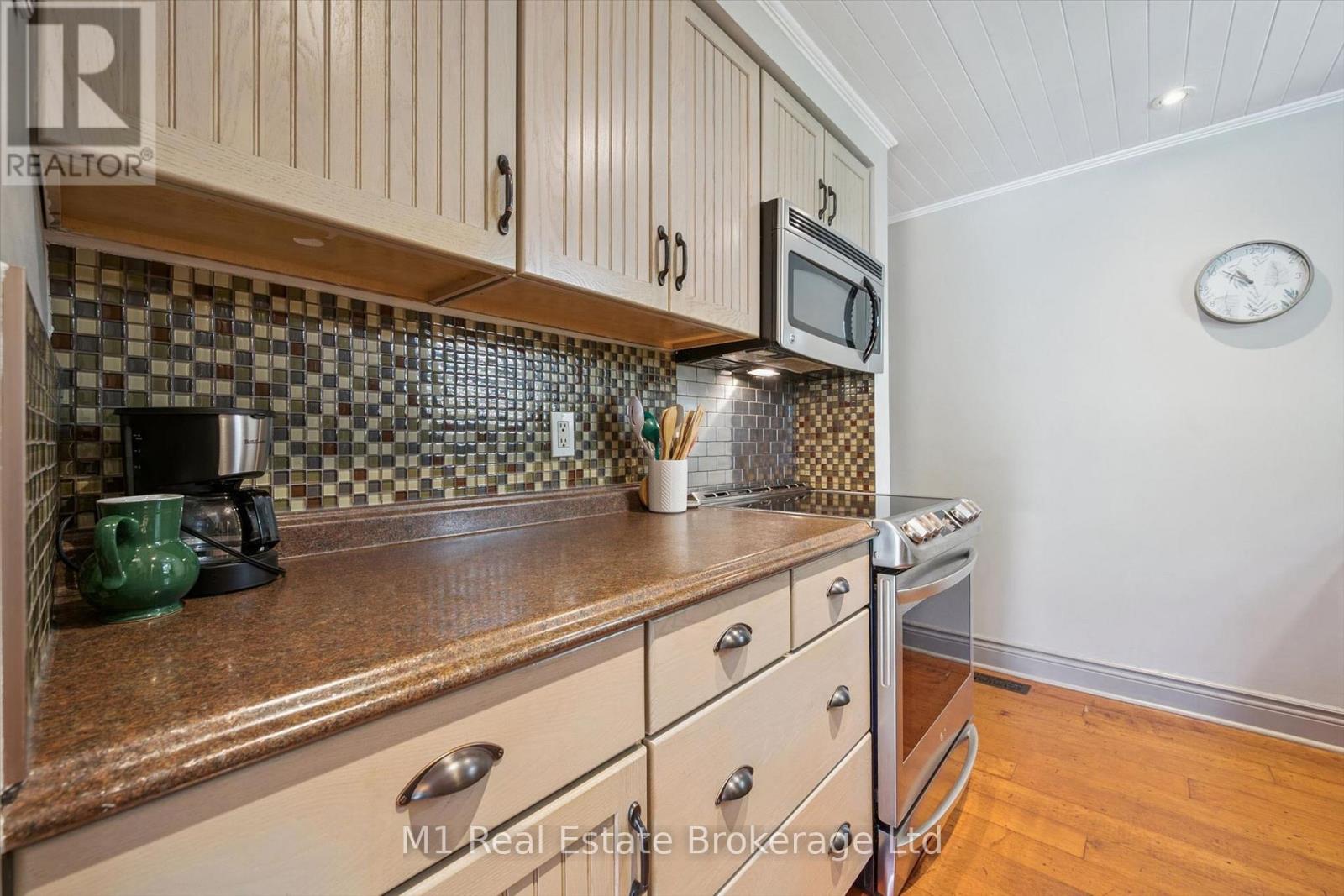 567 WILLOW ROAD - 19