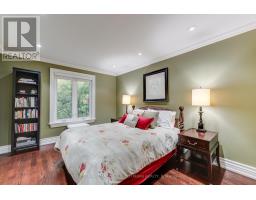 11 Country Club Drive, Toronto, ON M9A3J3 Photo 20