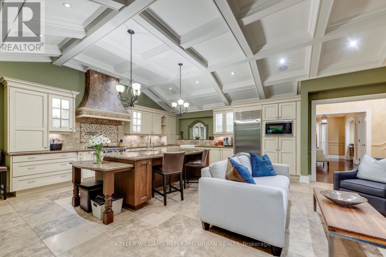 11 COUNTRY CLUB DRIVE - Image 4