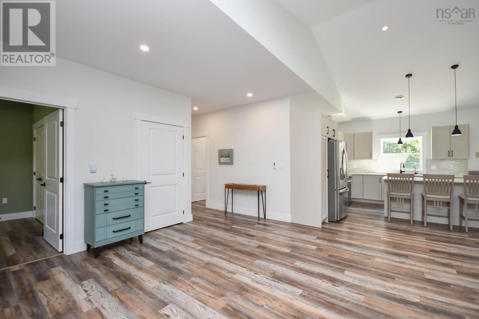 Property 24 of 48 of 44 Fairway Avenue