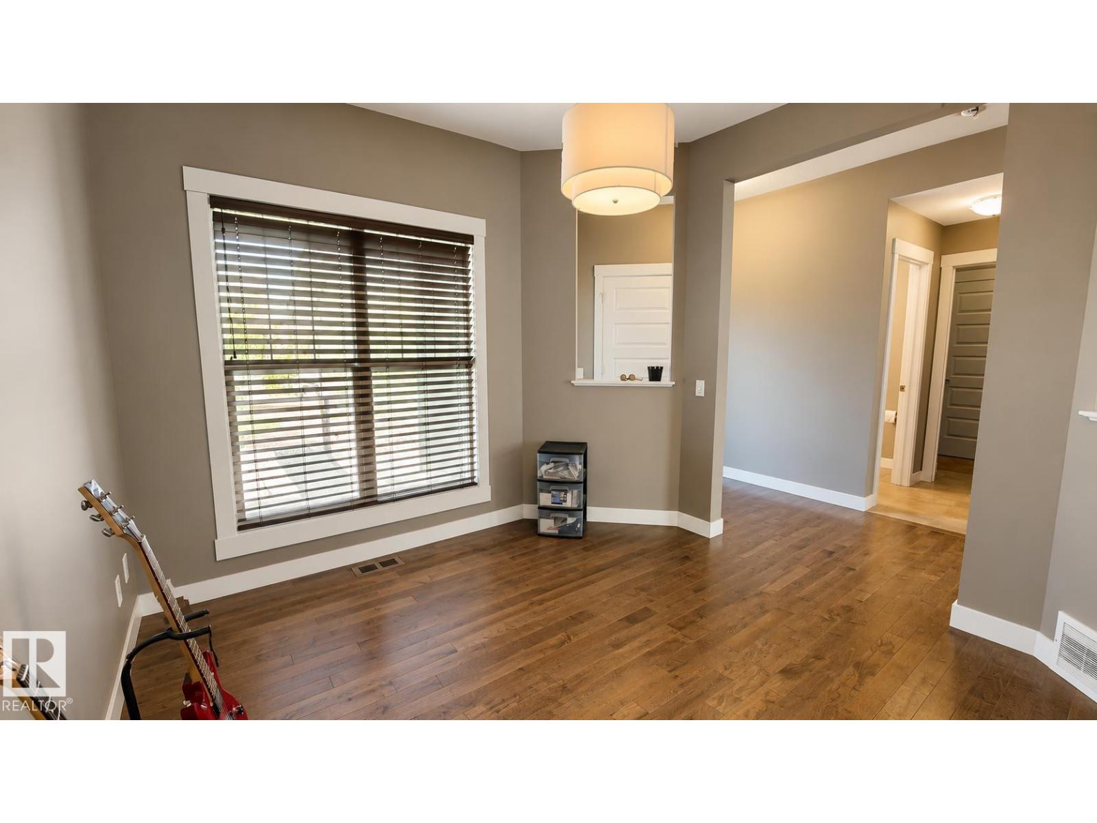 110 MEADOWLAND WY - Image 14