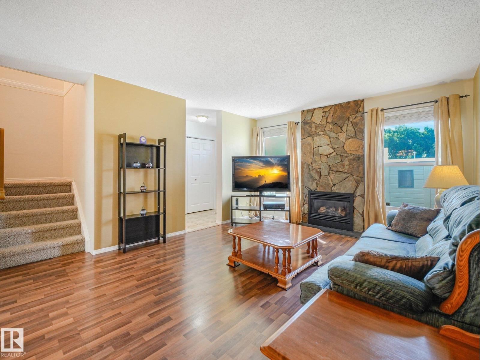 18417 66 AV NW - 10