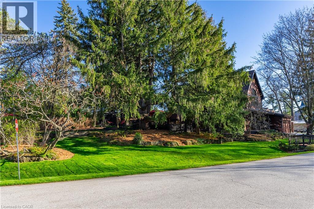 1194 STIRLING Drive - Image 34